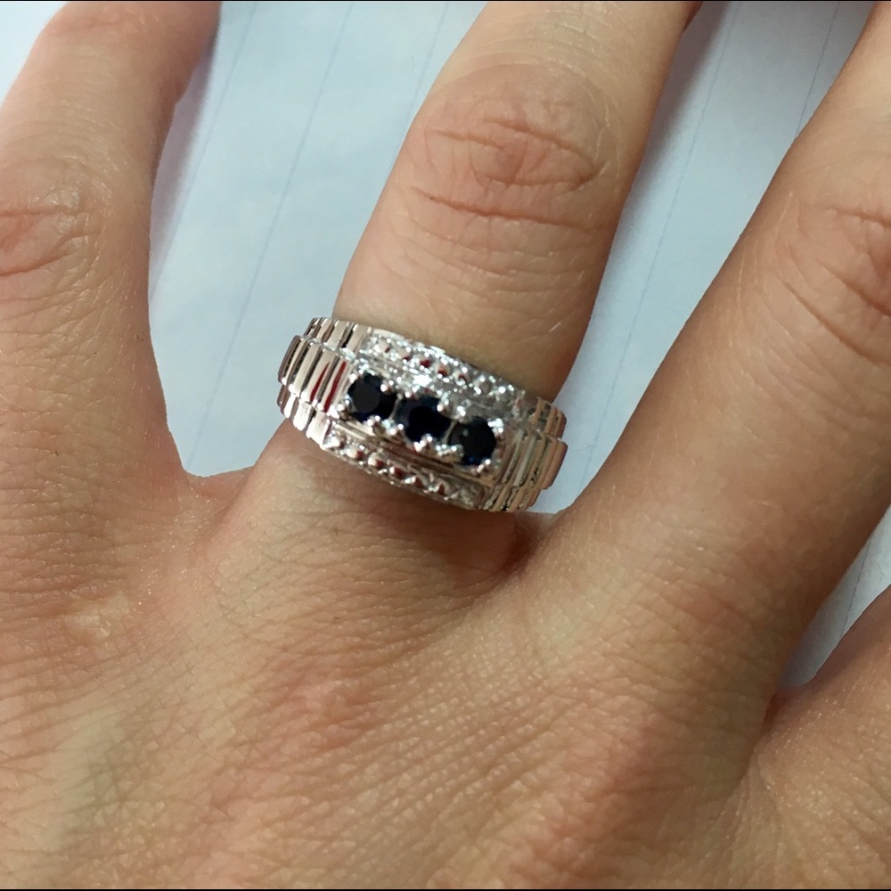 Blue sapphire and silver ring