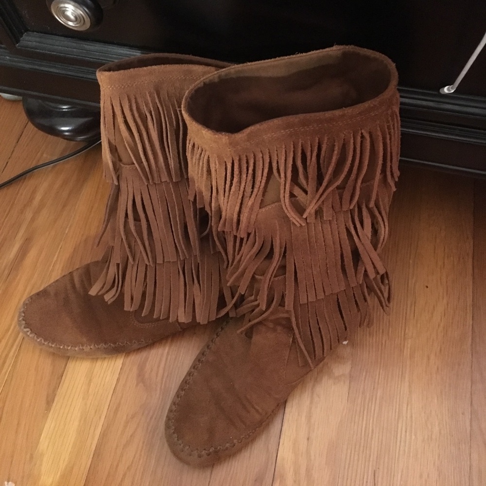 Moccasin boots
