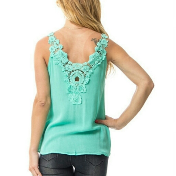 ❤️CLOSING SALE❤️ Mint green crochet detail hi lo - Picture 3 of 4