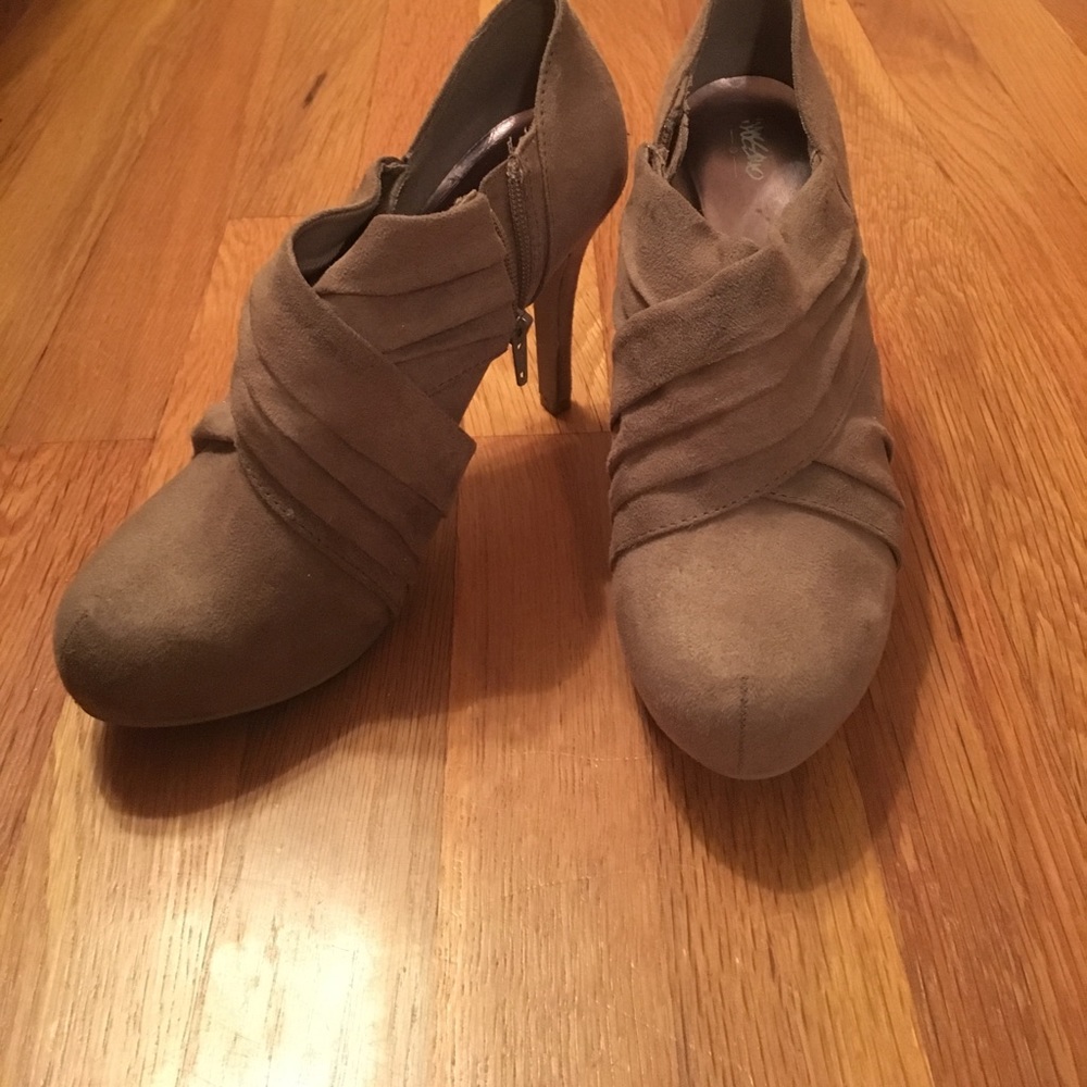 Mossimo suede booties-worn once