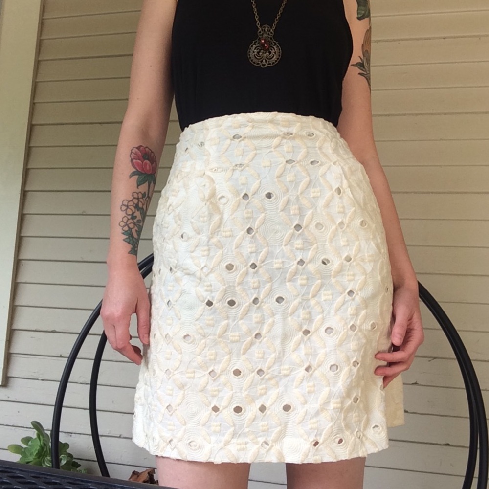 Cream embroidered high waisted skirt with pockets