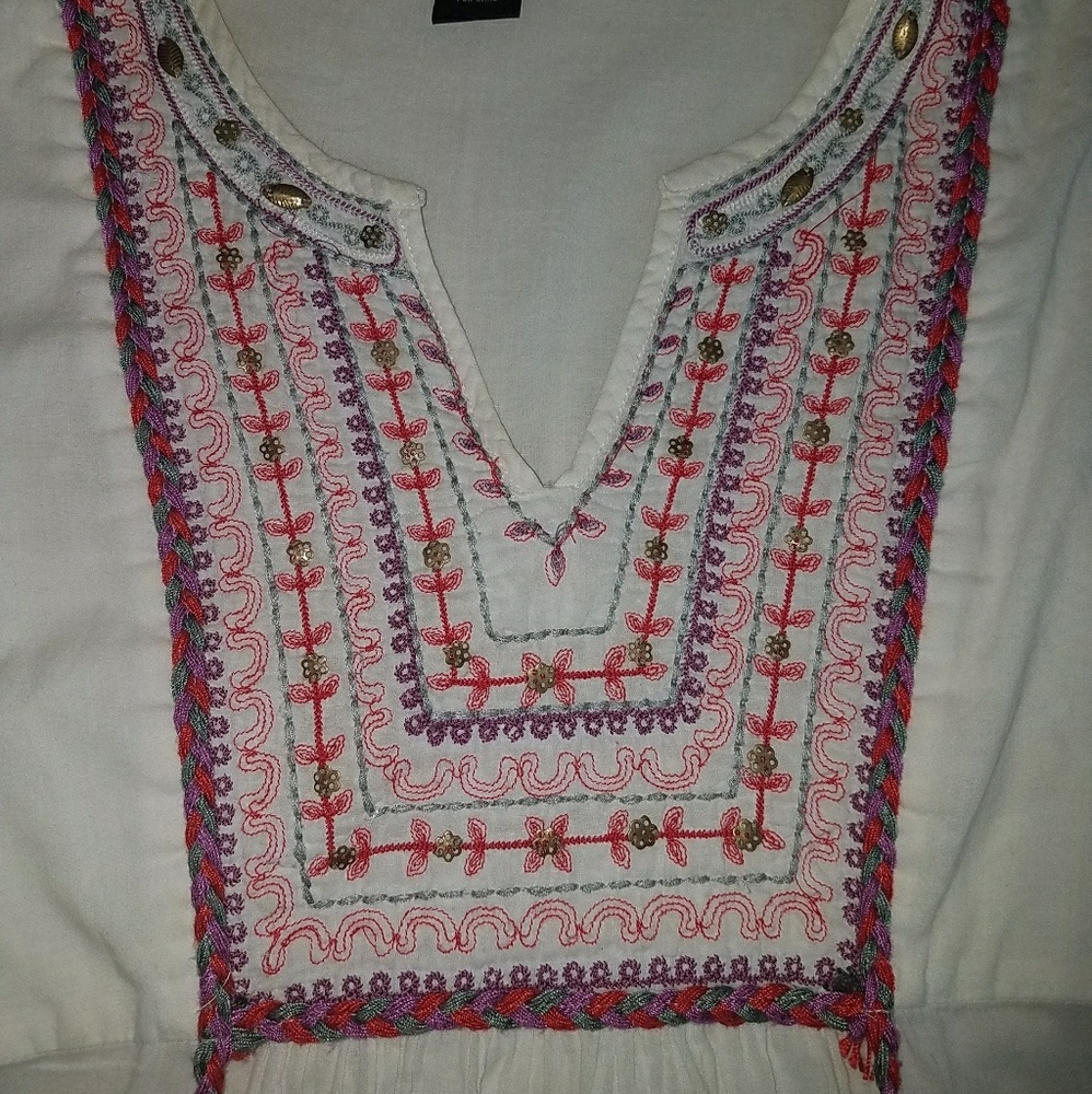 Embroidered Blouse - Picture 2 of 4