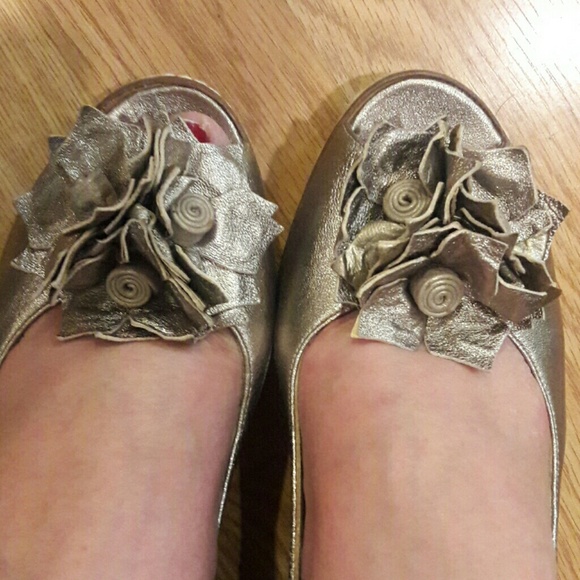 Made in Spain! Beautiful worn once metallic wedges - Picture 2 of 7