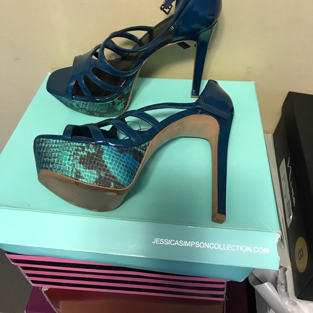 Shoes - Picture 2 of 3