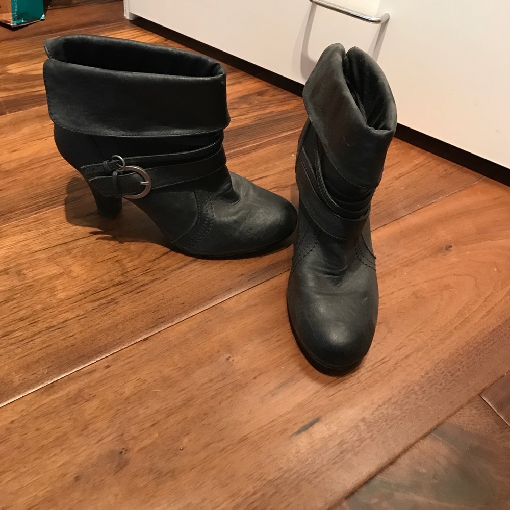 Black heeled booties