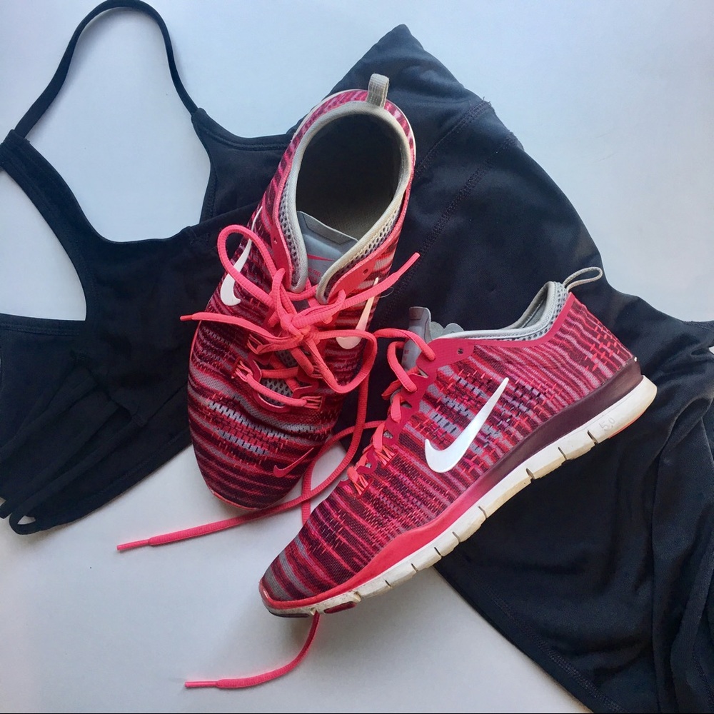 Hot Pink Nike Free Runs!