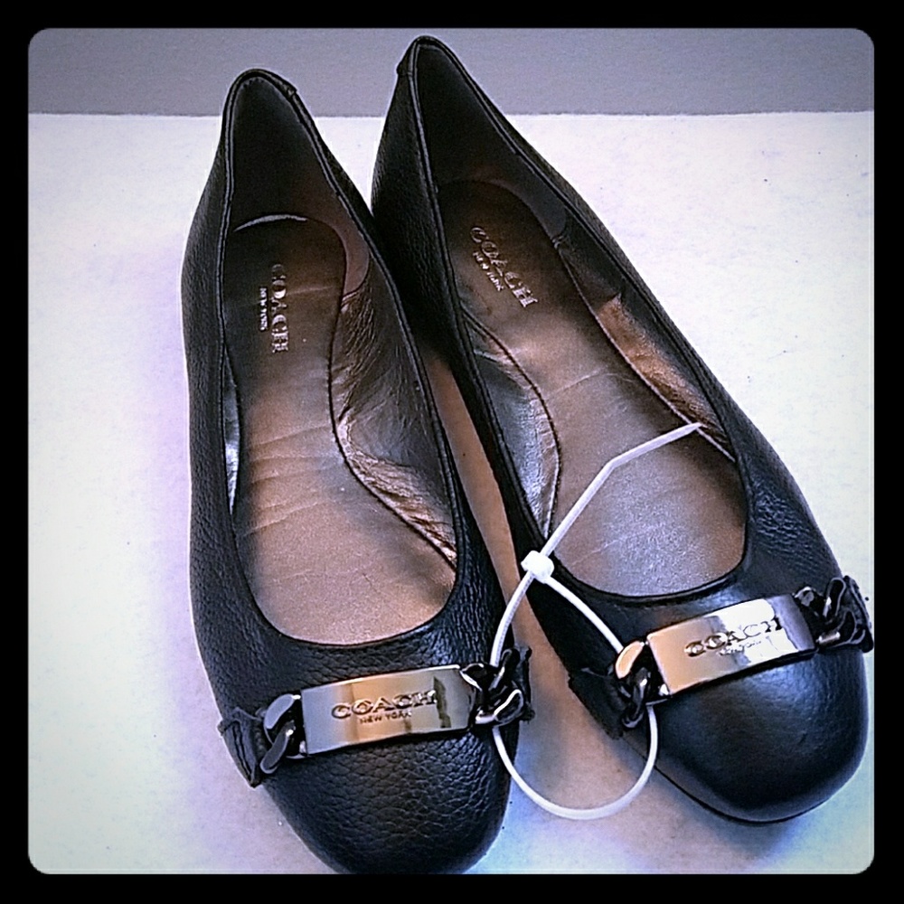 **SOLD**COACH Chelsea Flats - Picture 1 of 4
