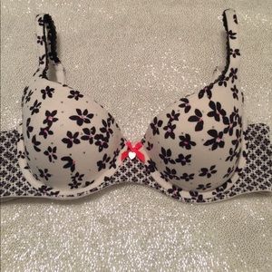 Victoria's Secret Jeweled Demi Bra Size 36B