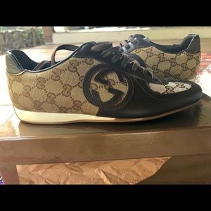 Gucci sneakers gg