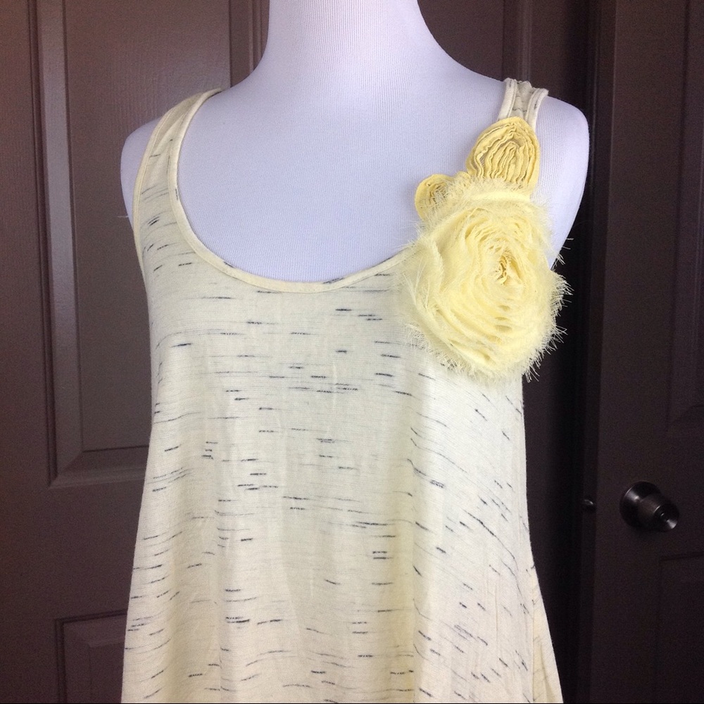 Zoah Design Tank Top Medium Yellow Floral Appliqué