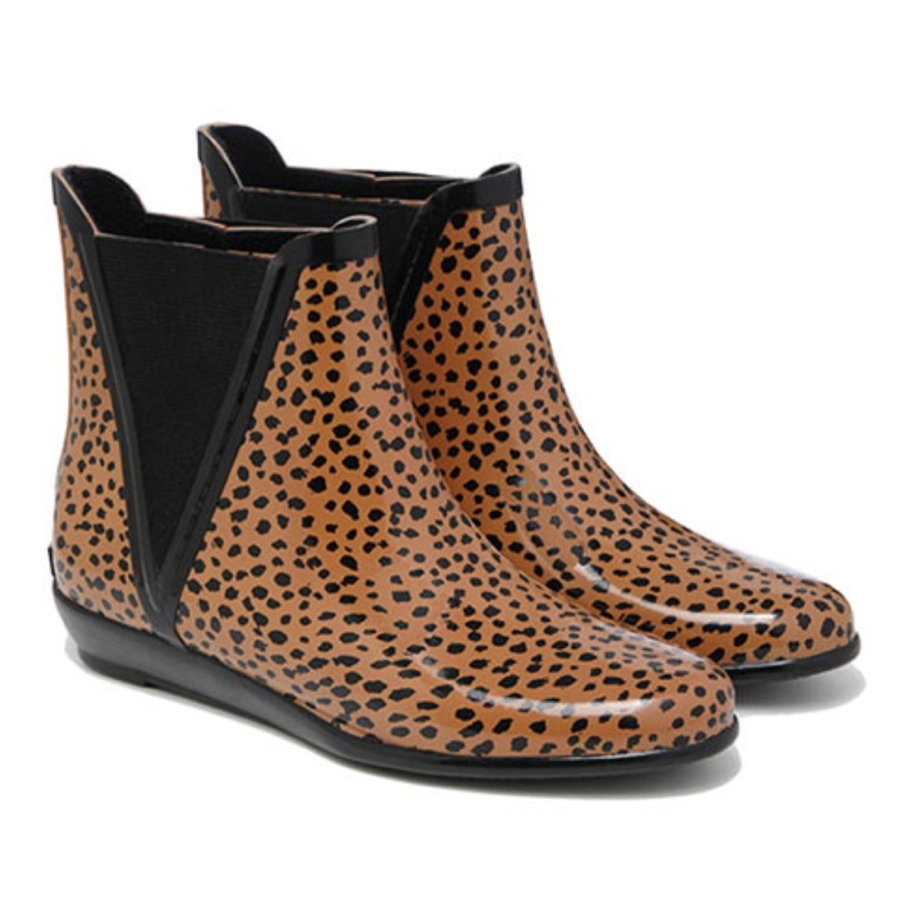 ☔️Loeffler Randall Leopard Print Rainboots