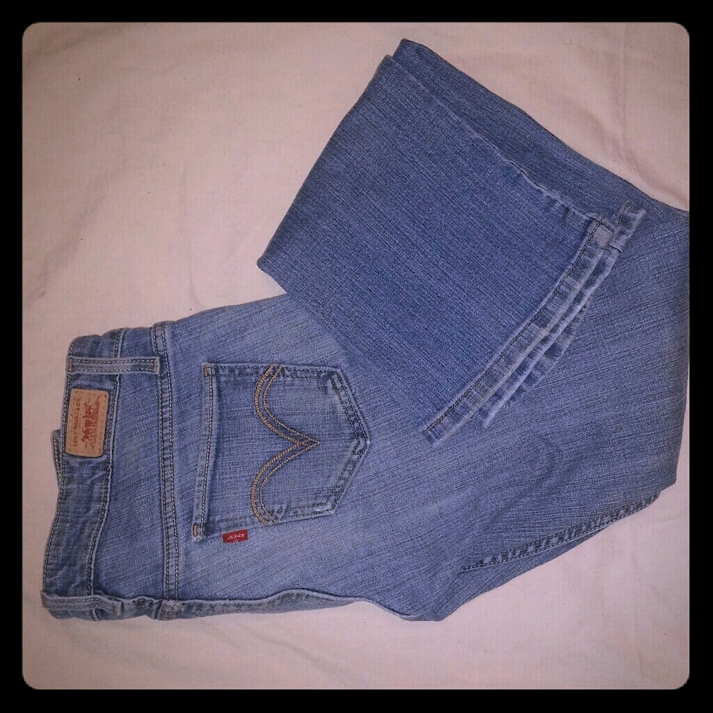 Levis Too Super low boot cut 524 jeans