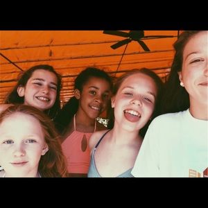 Meet your Posher, Corinne