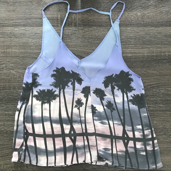 Sale ⬇️ Lilac Palm Tree Sky Top - Picture 2 of 4