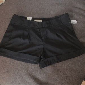 Old Navy Shorts - BNWT Cuffed Lightweight Black Shorts Old Navy Shorts - BNWT Cuffed Lightweight Black Shorts