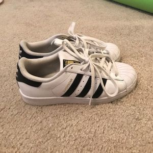 Adidas superstars