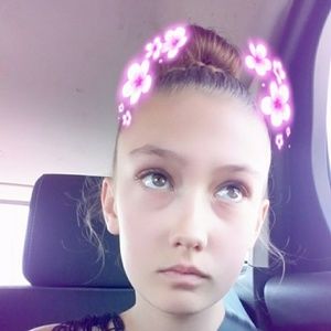 Meet your Posher, Chloe