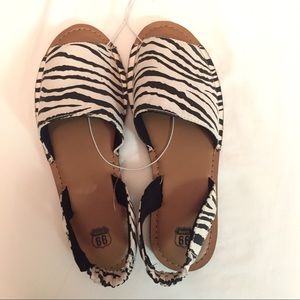 Women's Black and White Flat Sandals