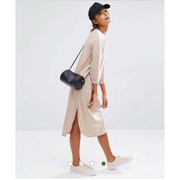 ๐ASOS T-SHIRT DRESS๐ - Picture 2 of 4