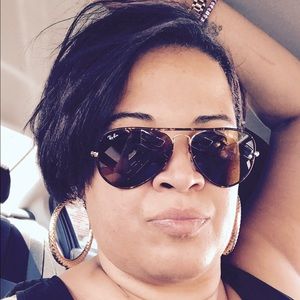 Meet your Posher, Janice