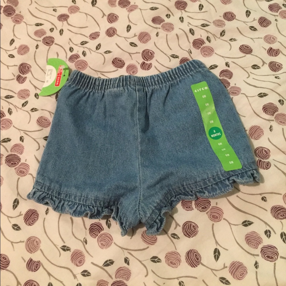 5/$20 sale! NWT Circo denim shorts 6M ruffle - Picture 1 of 3