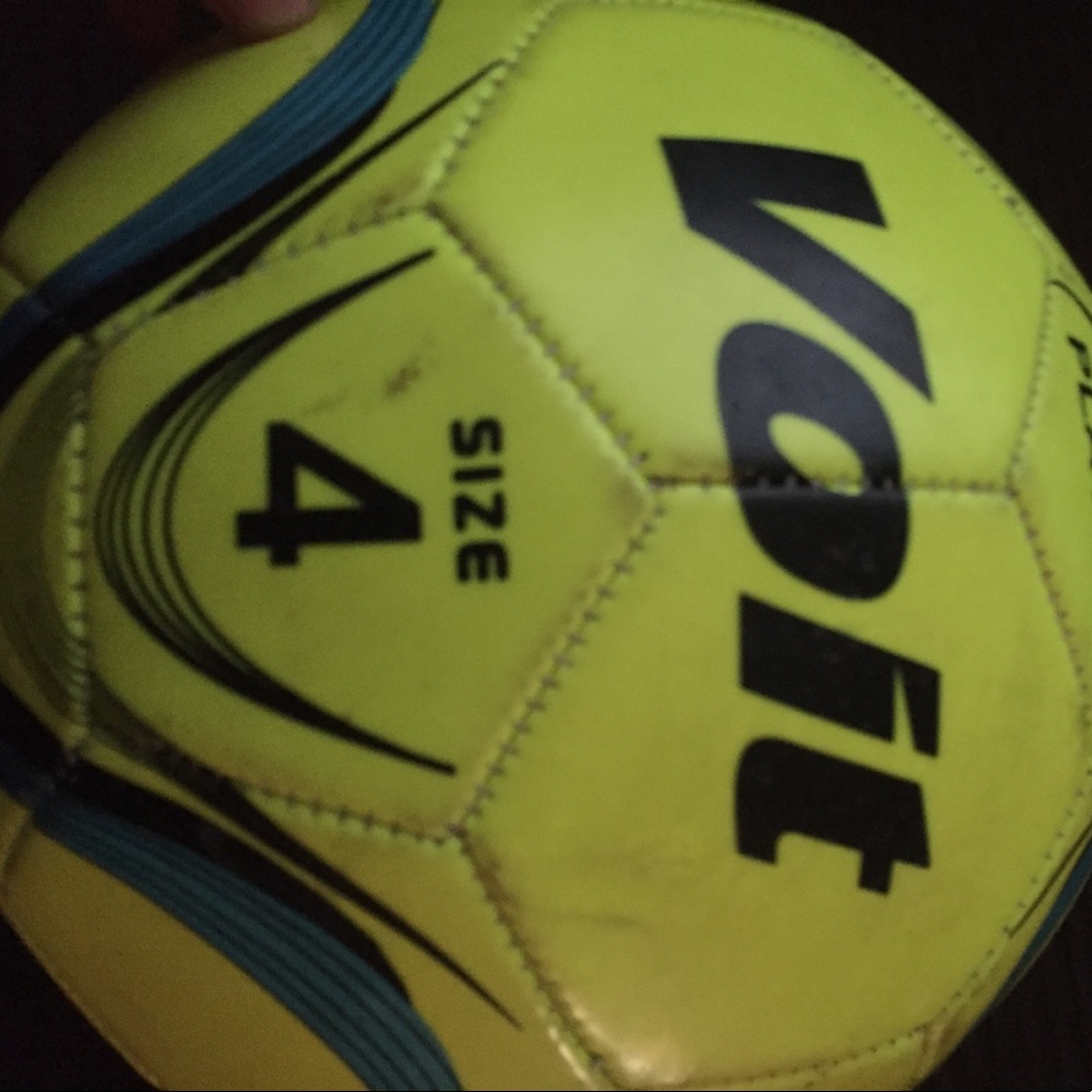 Volleyball size 4 volt
