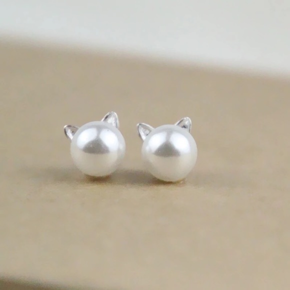 Adorable Kitty Pearls Necklace/Earring Set - Picture 3 of 5