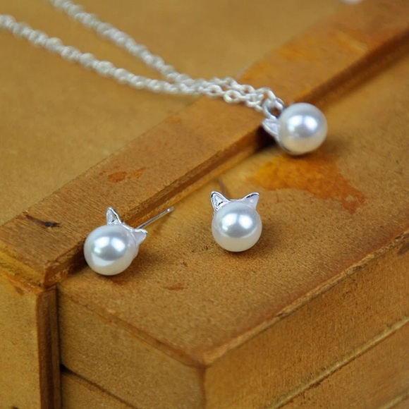 Adorable Kitty Pearls Necklace/Earring Set - Picture 5 of 5