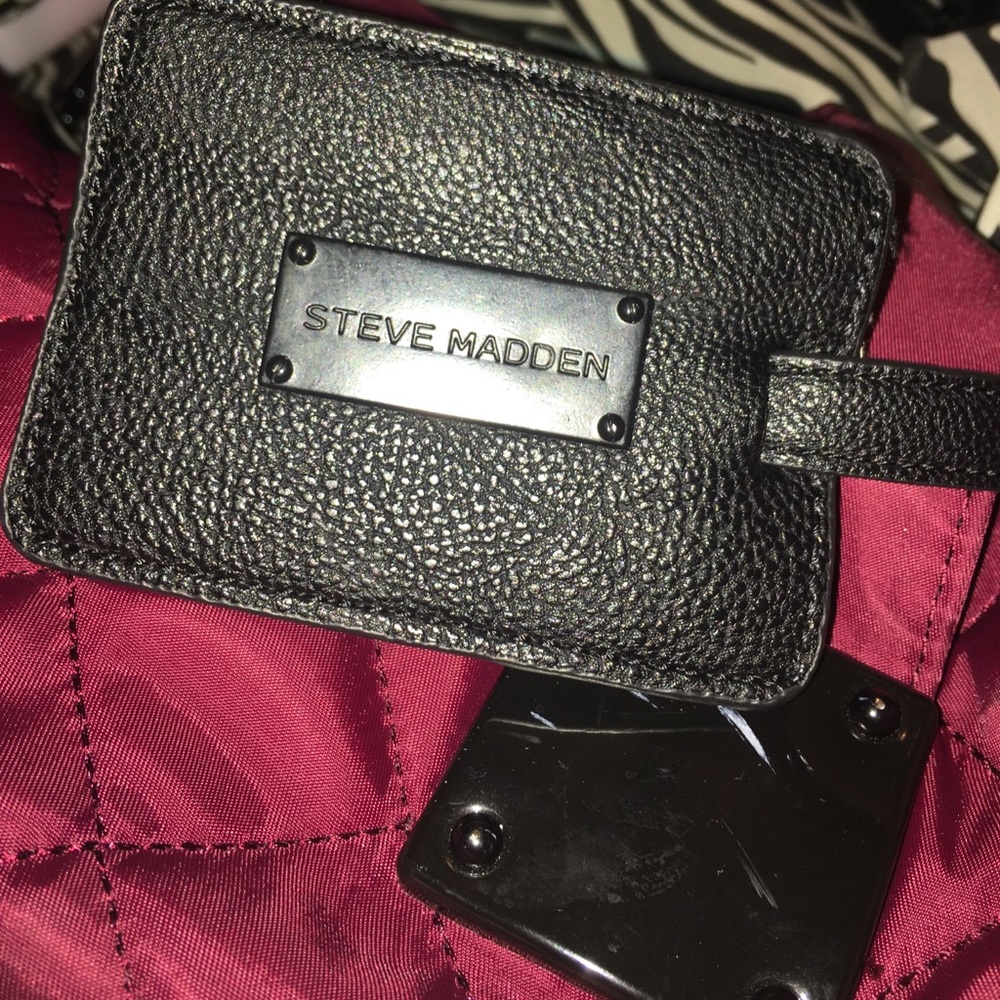 steve madden duffle bag - Picture 4 of 4