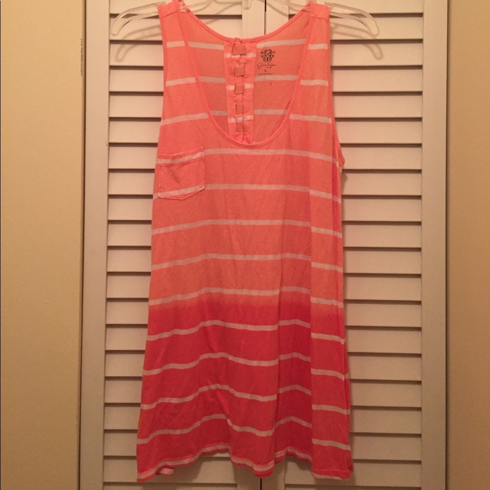 Jessica Simpson tank