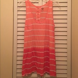 Jessica Simpson tank