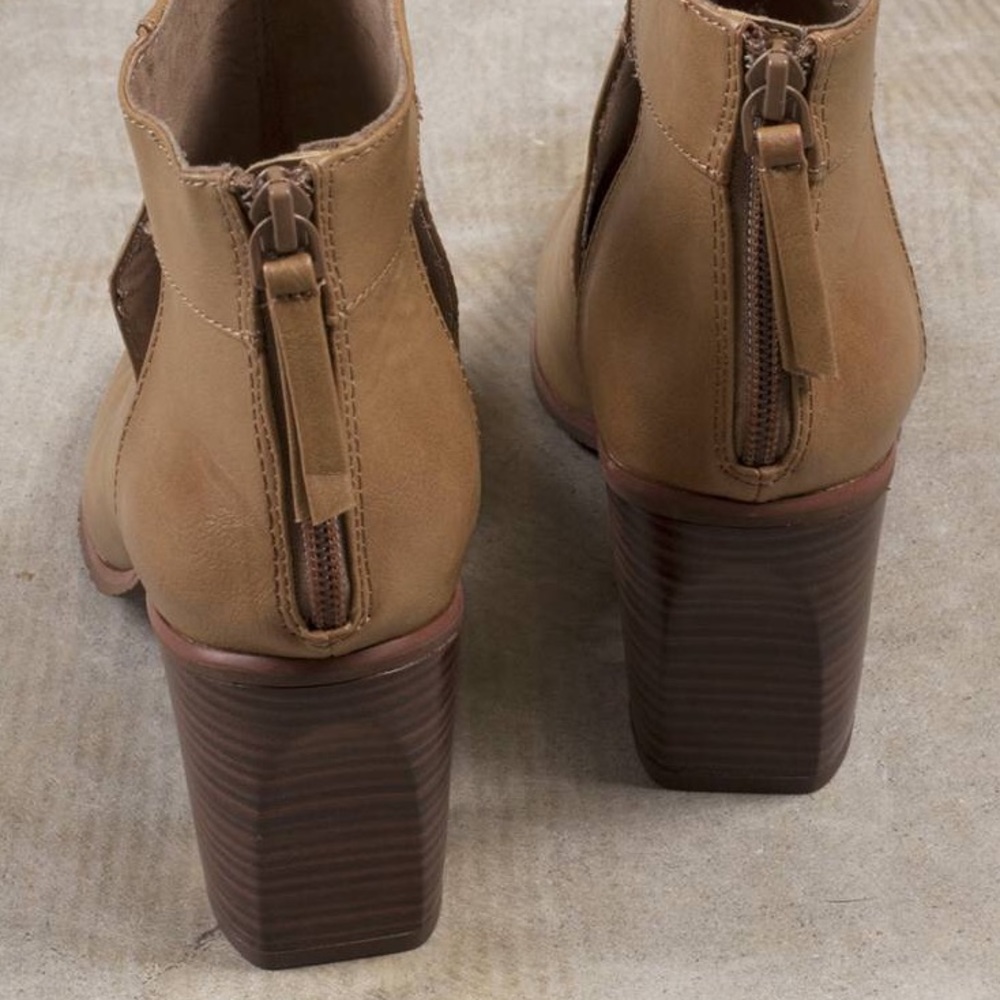NIB Distressed Vegan Leather Cut Out Ankle Boots - Picture 4 of 6