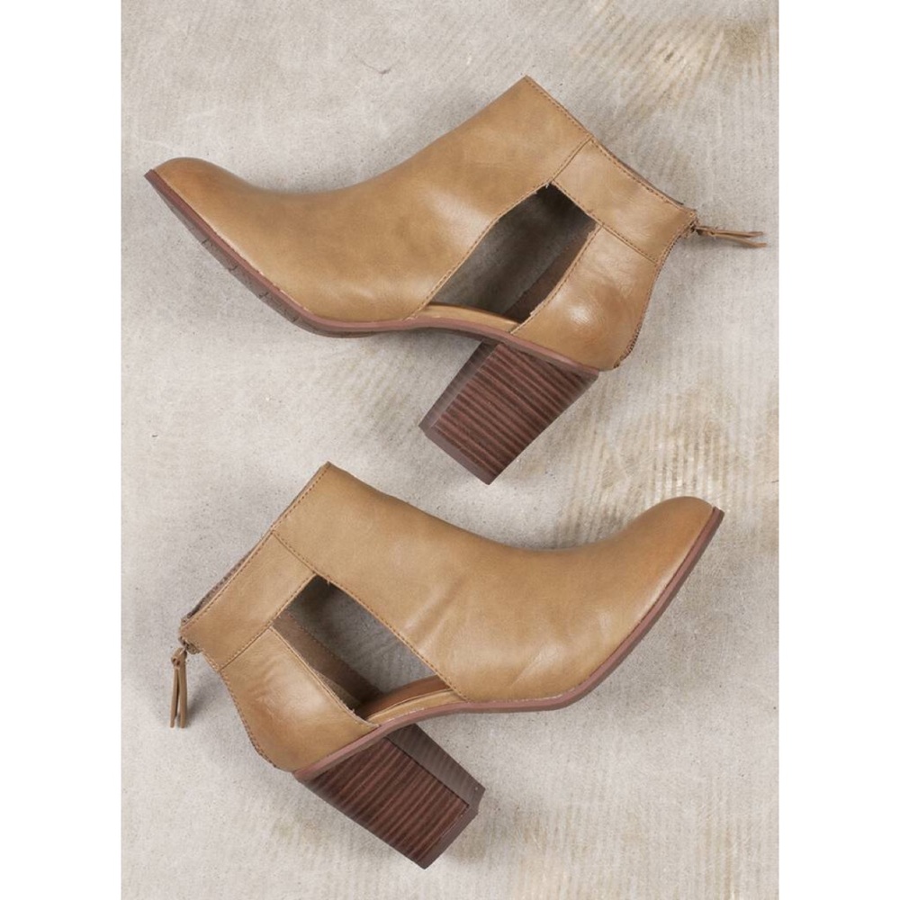 NIB Distressed Vegan Leather Cut Out Ankle Boots - Picture 2 of 6