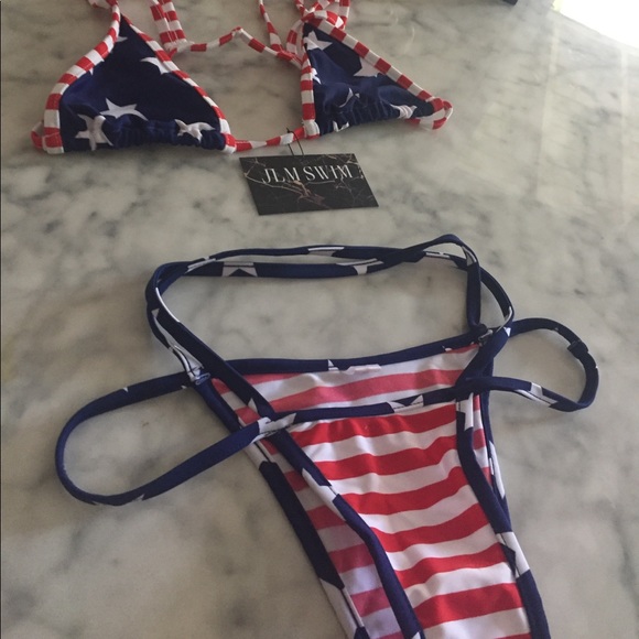 • Stars & Striped Strappy Bikini • - Picture 2 of 4