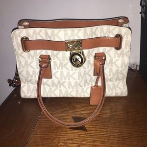 Michael kors Hamilton medium purse!