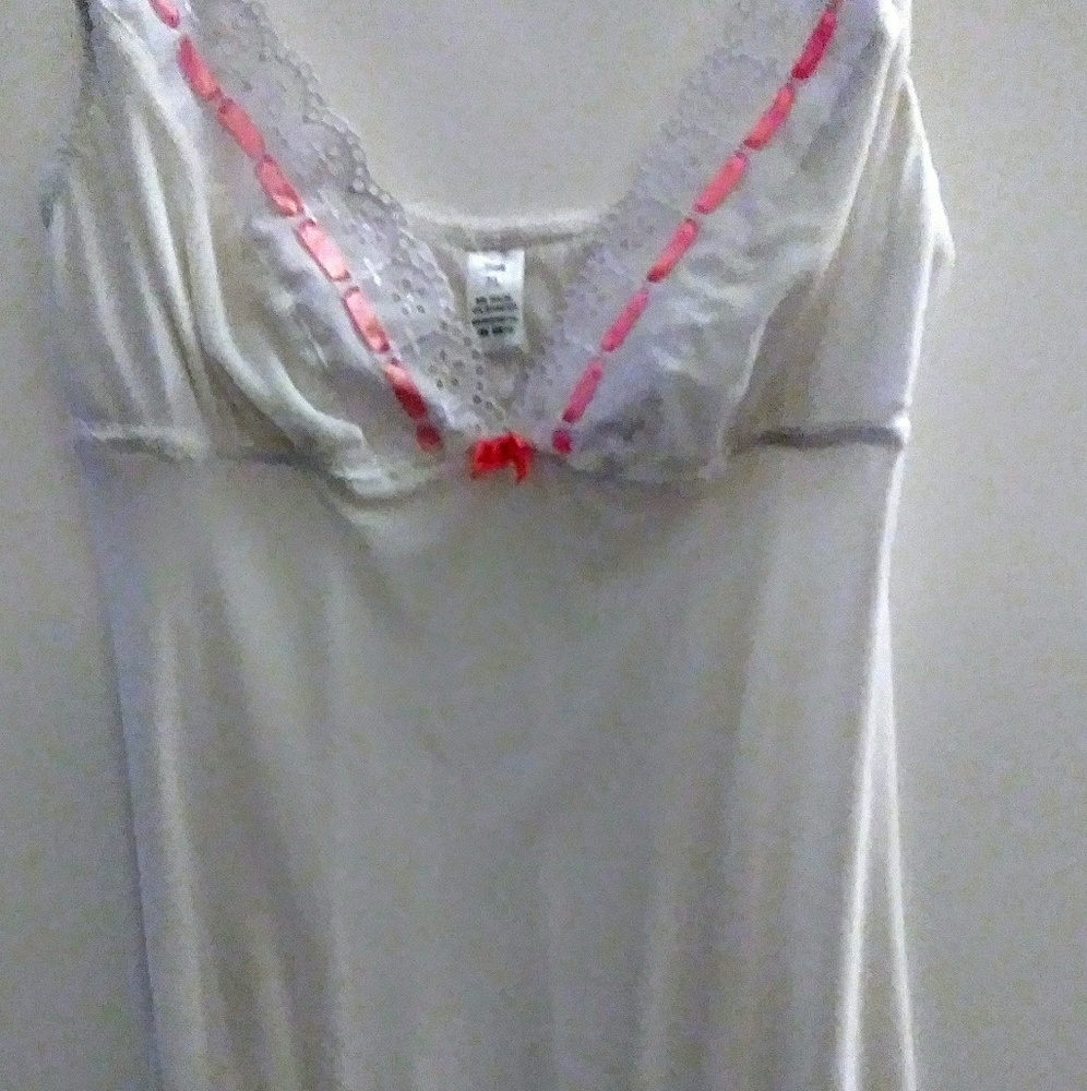 Size L.... Never worn. Too big for me.