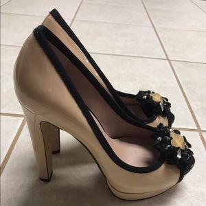 Vince Camuto high heel