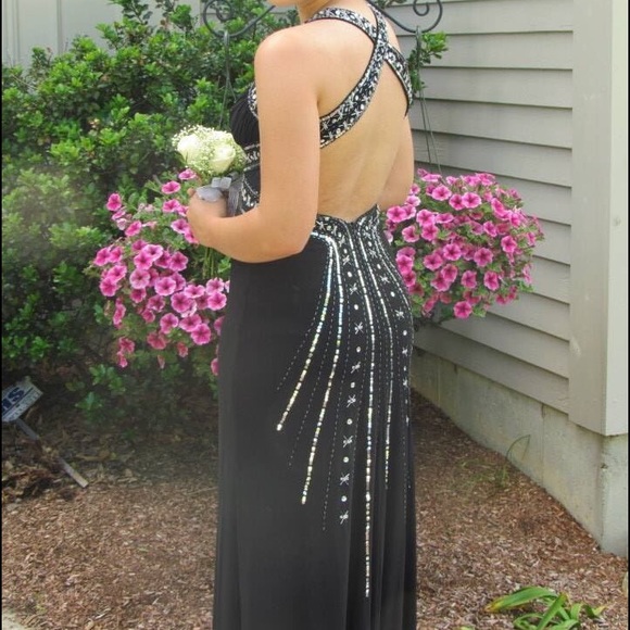 Prom dress - Picture 2 of 4