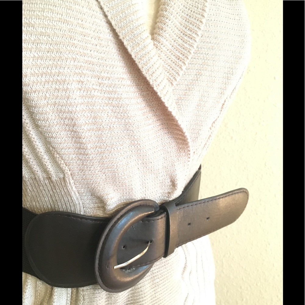 Sweater Vest//Belt Included - Picture 4 of 4