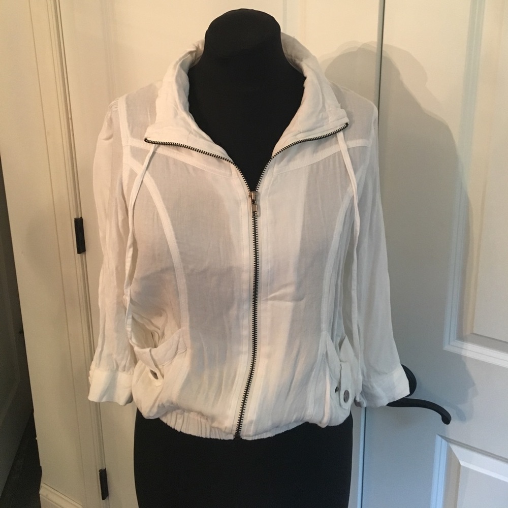 Cute light creamy white zip up