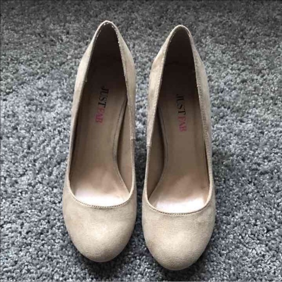 Pumps - Picture 2 of 4