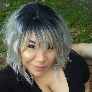 Meet your Posher, Denise