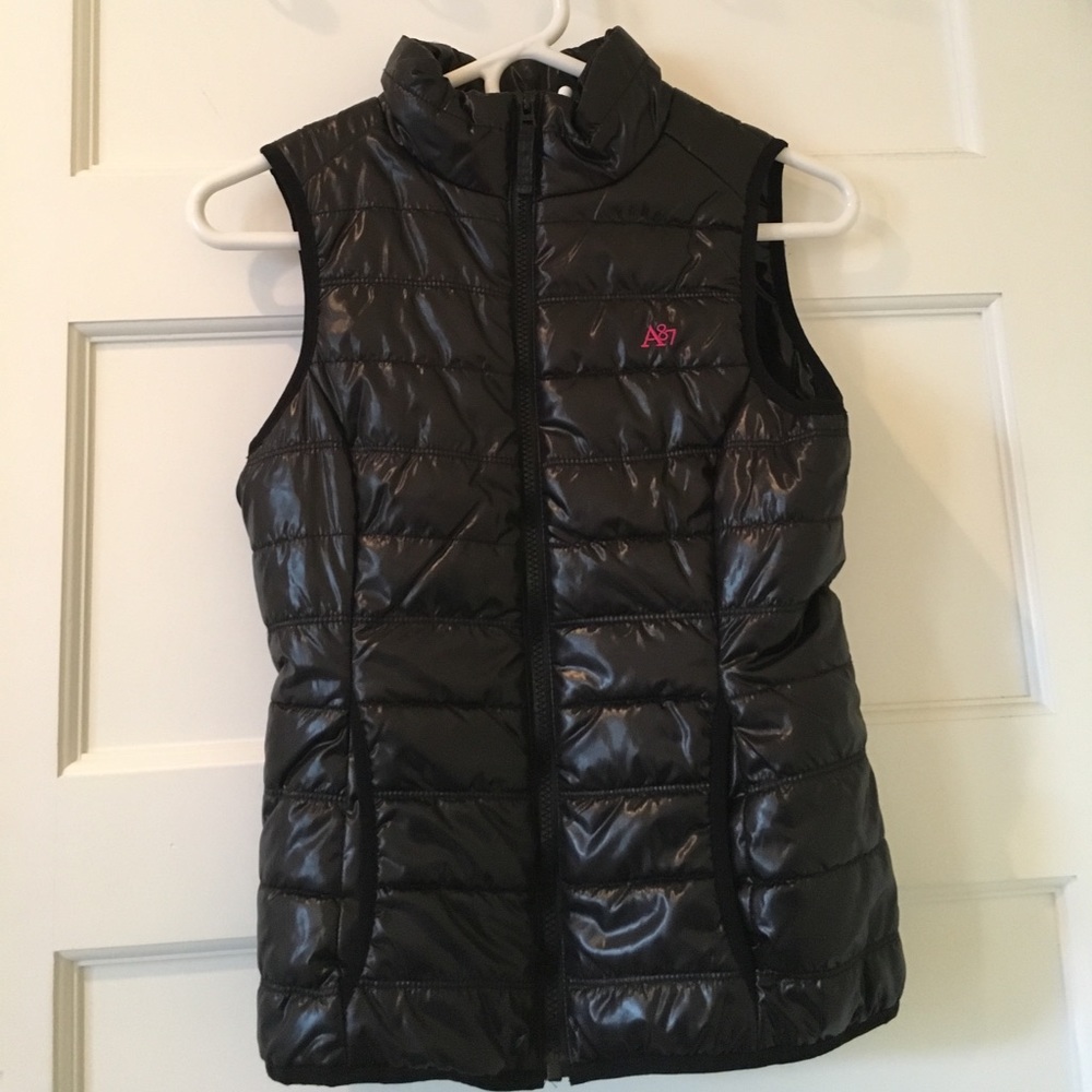 Aeropostale black vest