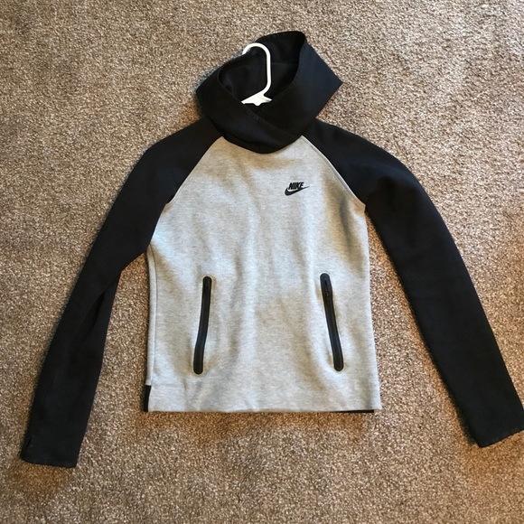 Nike Tops - Nike hoodie