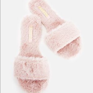 Just Fab Jeannie Fuzzy Flip Flops