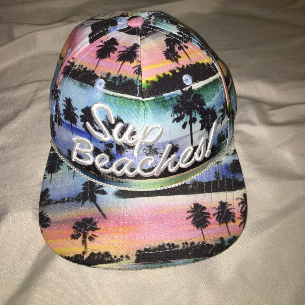 BRAND NEW SNAPBACK