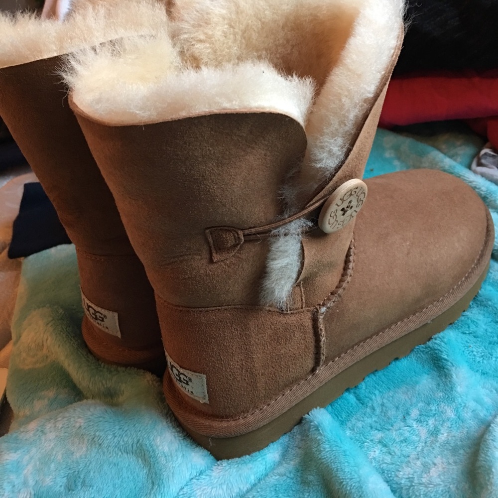 Bailey button uggs