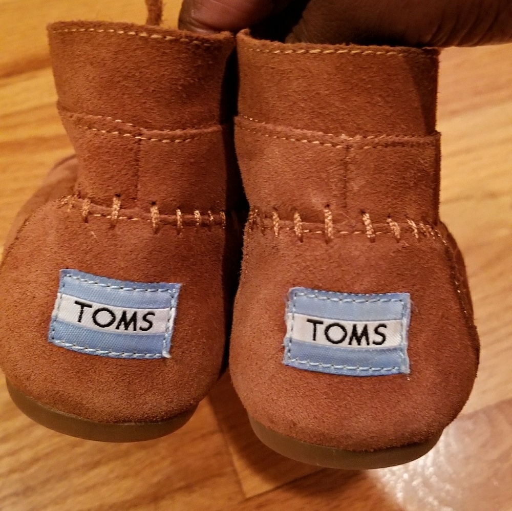 Chestnut/ Caramel Suede Tribal Booties