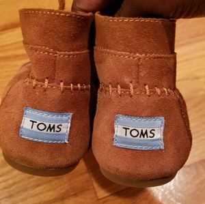 Chestnut/ Caramel Suede Tribal Booties