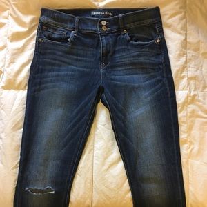 Mid-Rise Cropped Legging